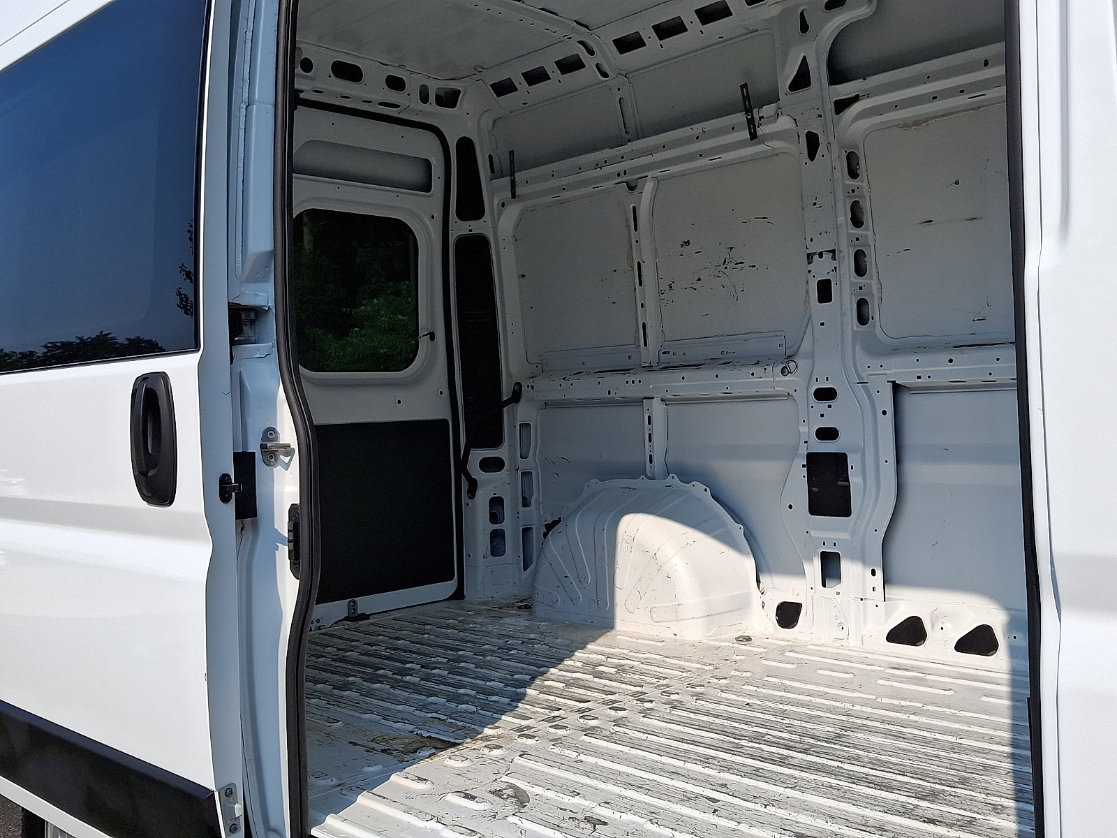 Used 2021 RAM ProMaster 1500 w/ Convenience Group FWD image 10