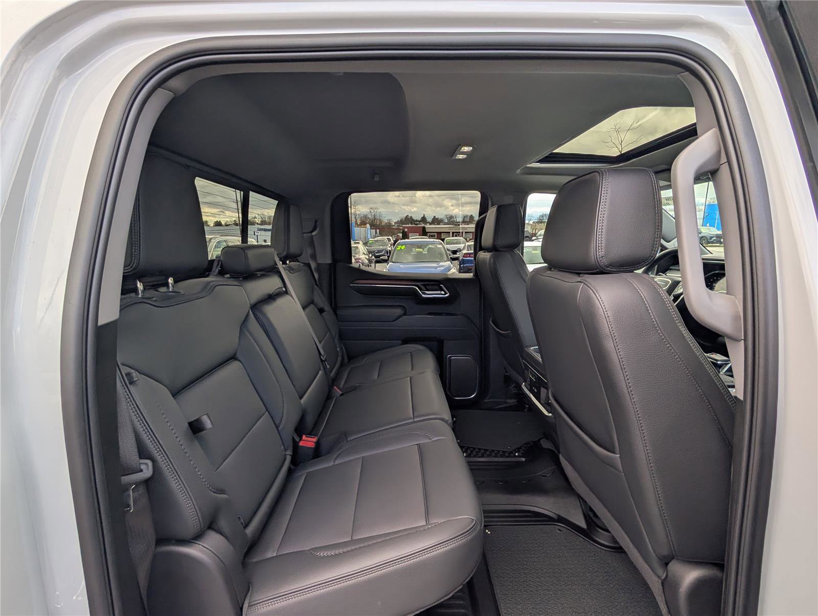 Used 2025 GMC Sierra 1500 Denali w/ Denali Reserve Package AWD/4WD image 12