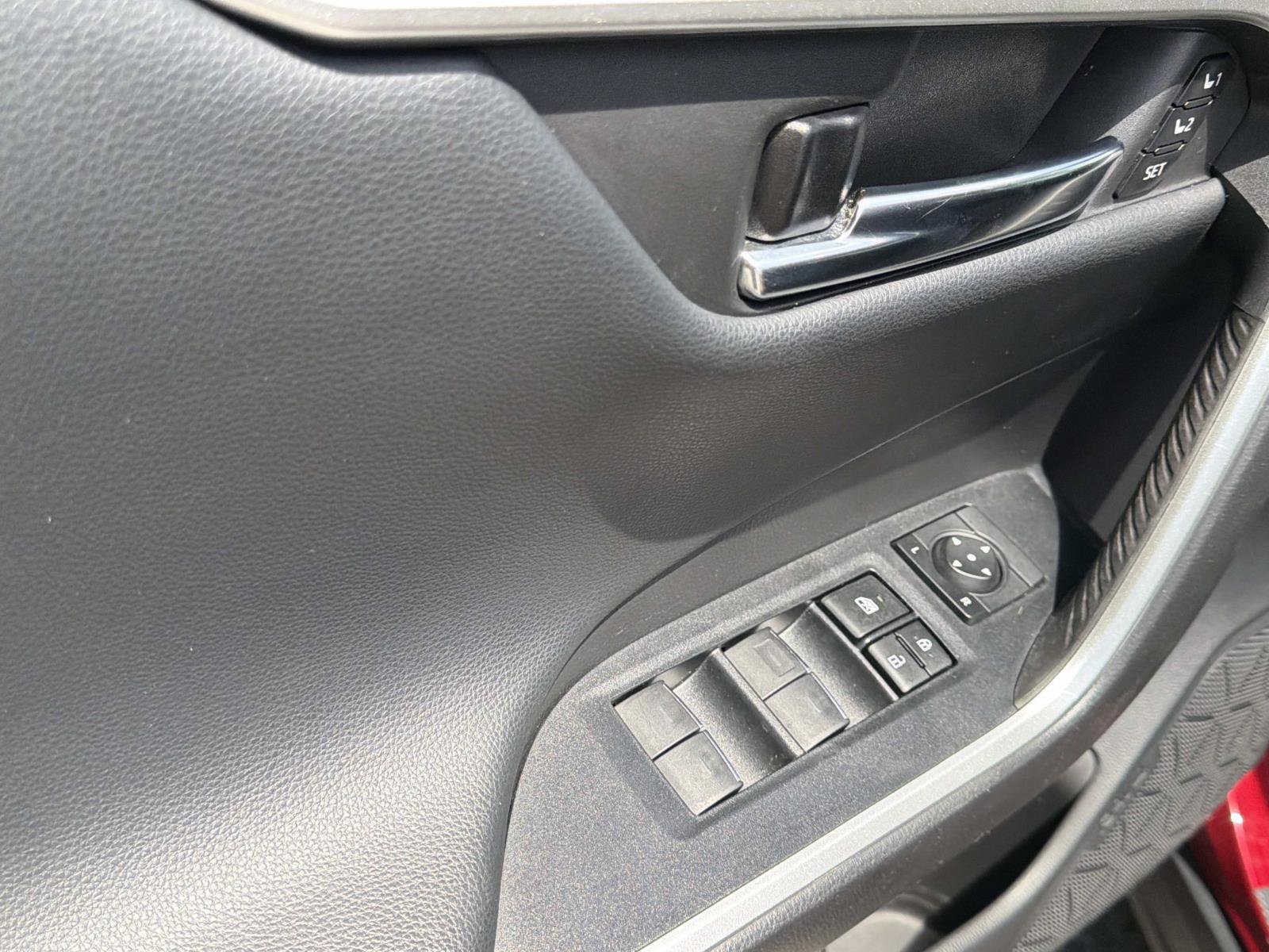Used 2022 Toyota RAV4 Limited AWD/4WD image 17