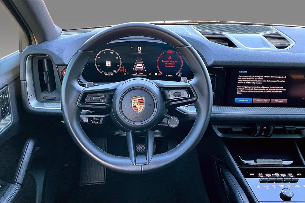 Used 2025 Porsche Cayenne AWD/4WD image 2