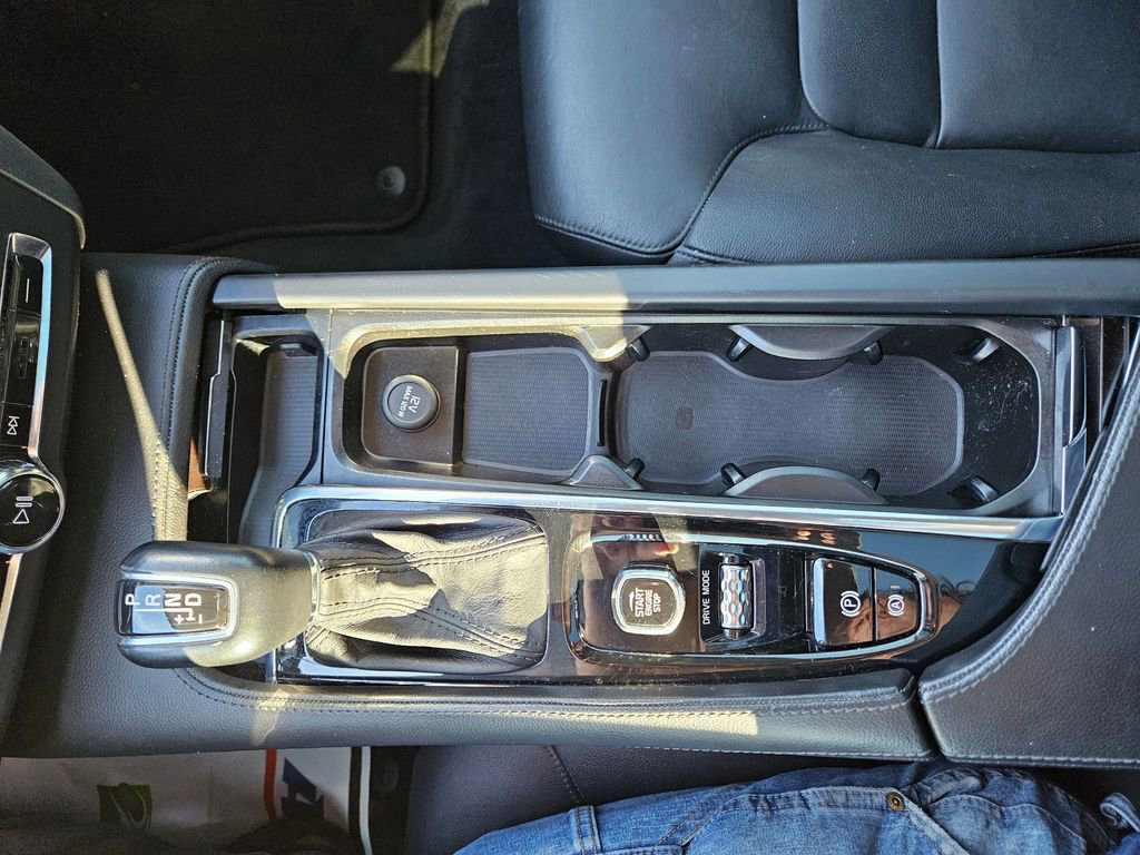 Used 2019 Volvo S90 T5 Momentum image 13