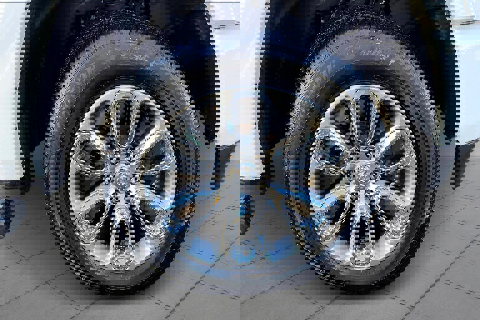 Used 2021 RAM 1500 Laramie w/ Sport Appearance Package image 9