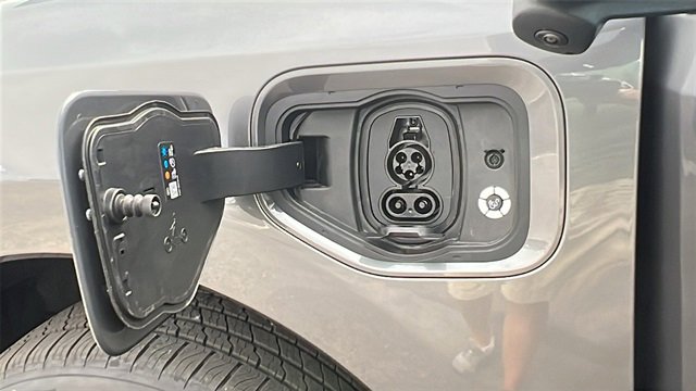 New 2025 Ford F150 Lightning Lariat image 18