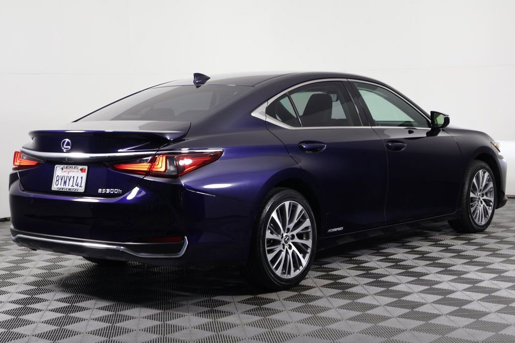 Used 2021 Lexus ES 300h w/ Premium Package FWD image 4