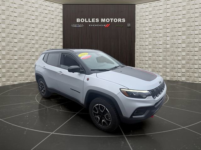 Certified 2025 Jeep Compass Trailhawk w/ Trailhawk Elite Group image 1