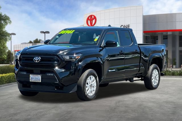 Used 2025 Toyota Tacoma SR5 RWD image 9