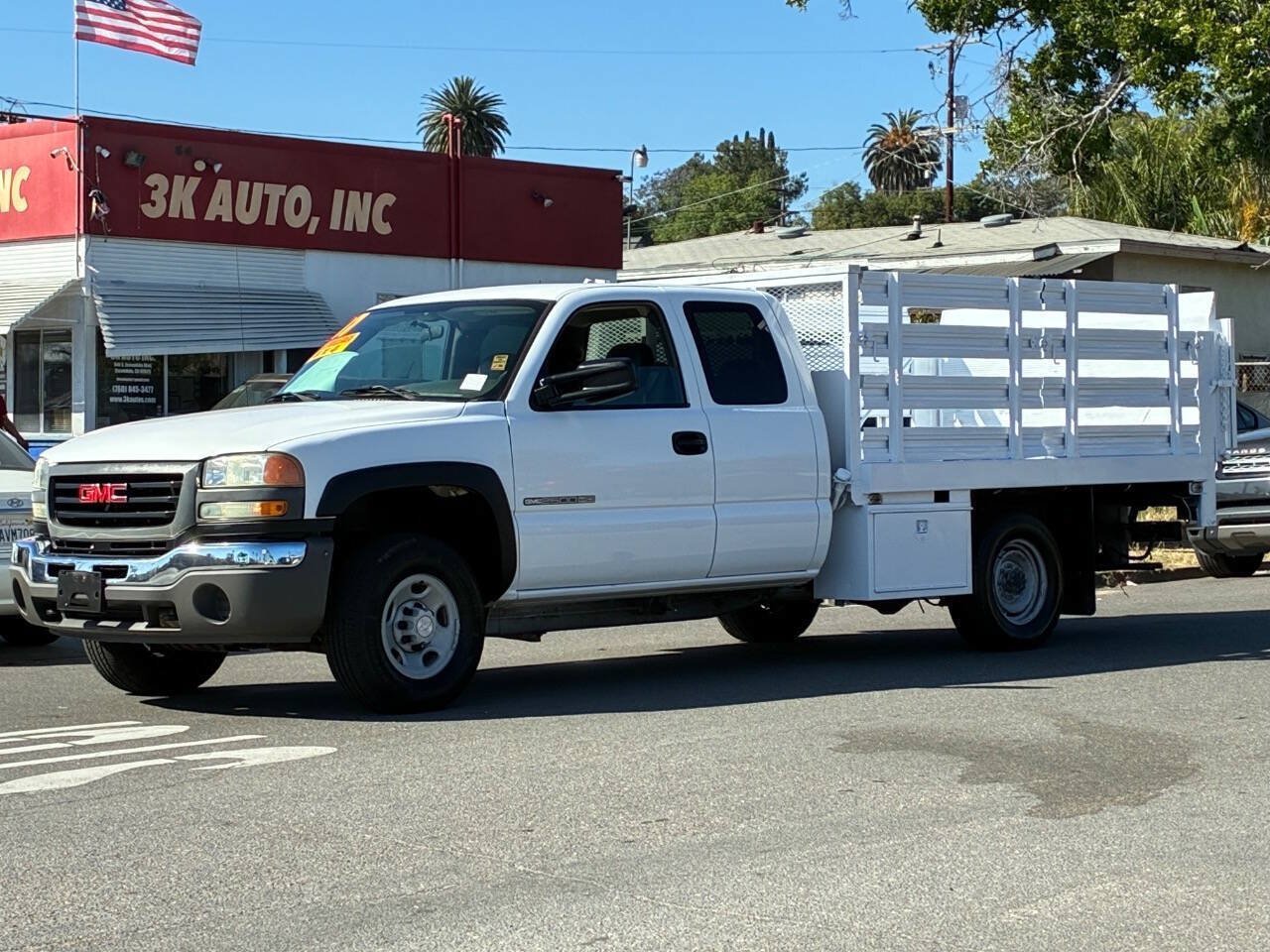 Used 2007 GMC Sierra 2500 W/T AWD/4WD image 2