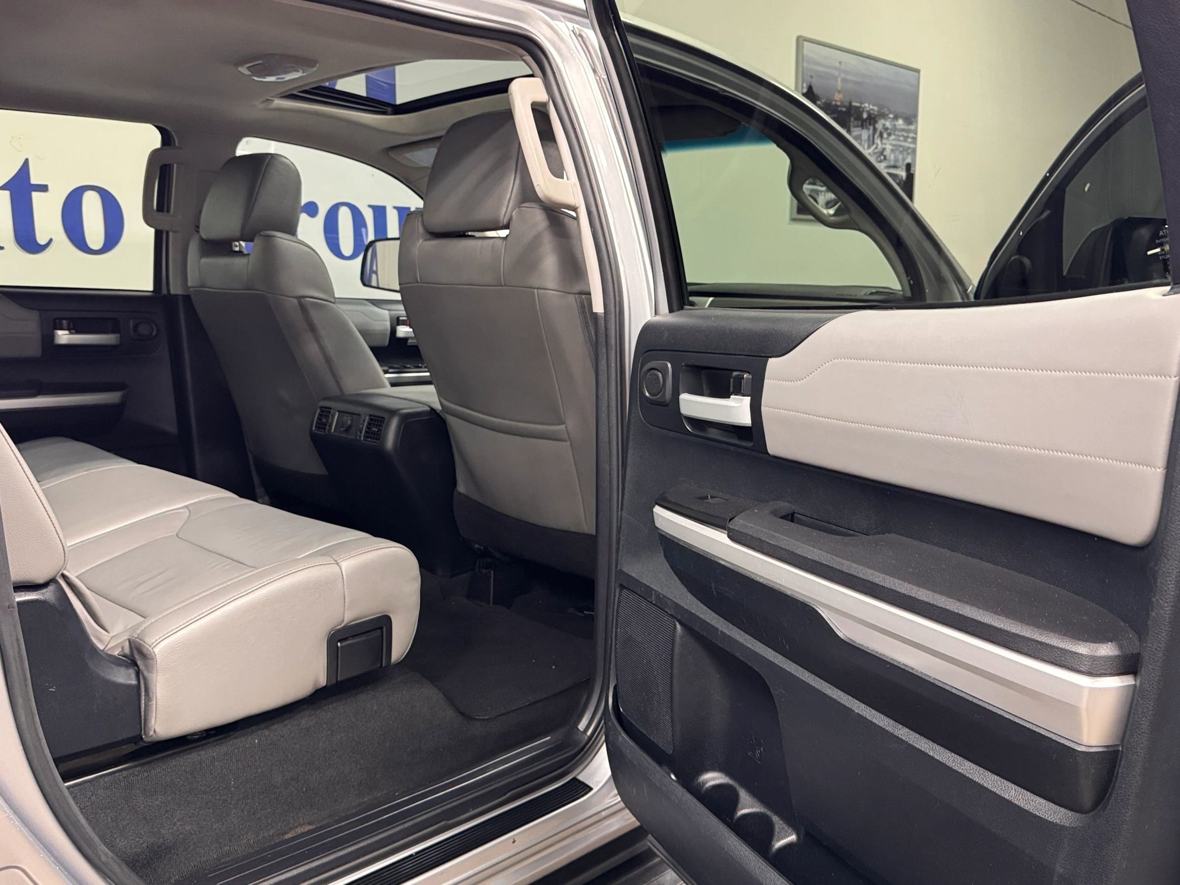 Used 2016 Toyota Tundra Limited image 19