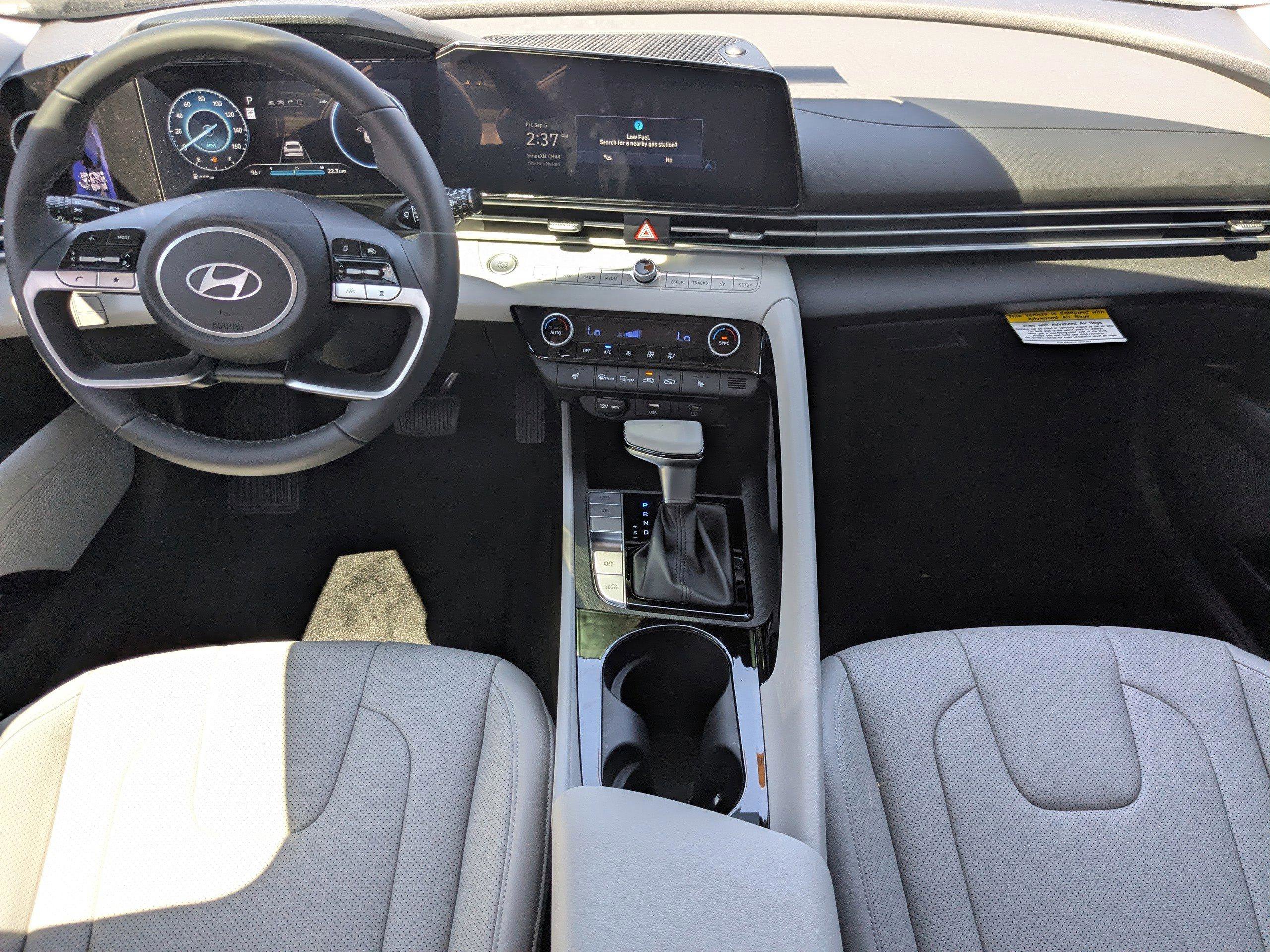 New 2025 Hyundai Elantra Limited image 16