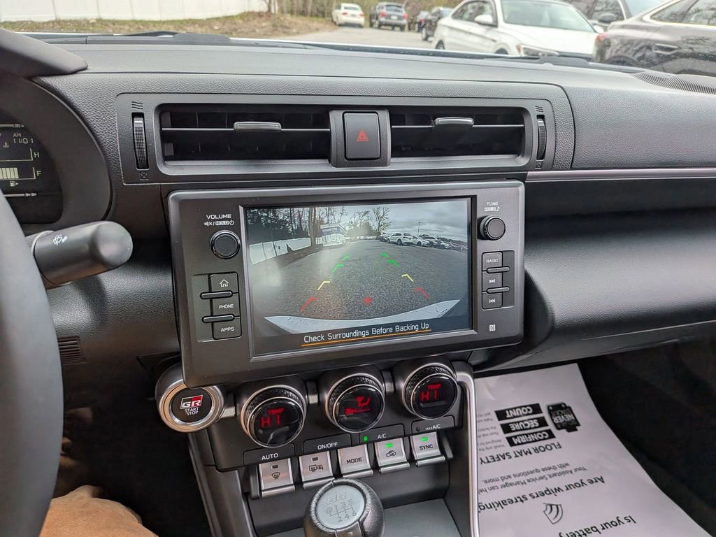 Used 2025 Toyota GR86 w/ ALL Weather Mat Package (TMS) RWD image 13