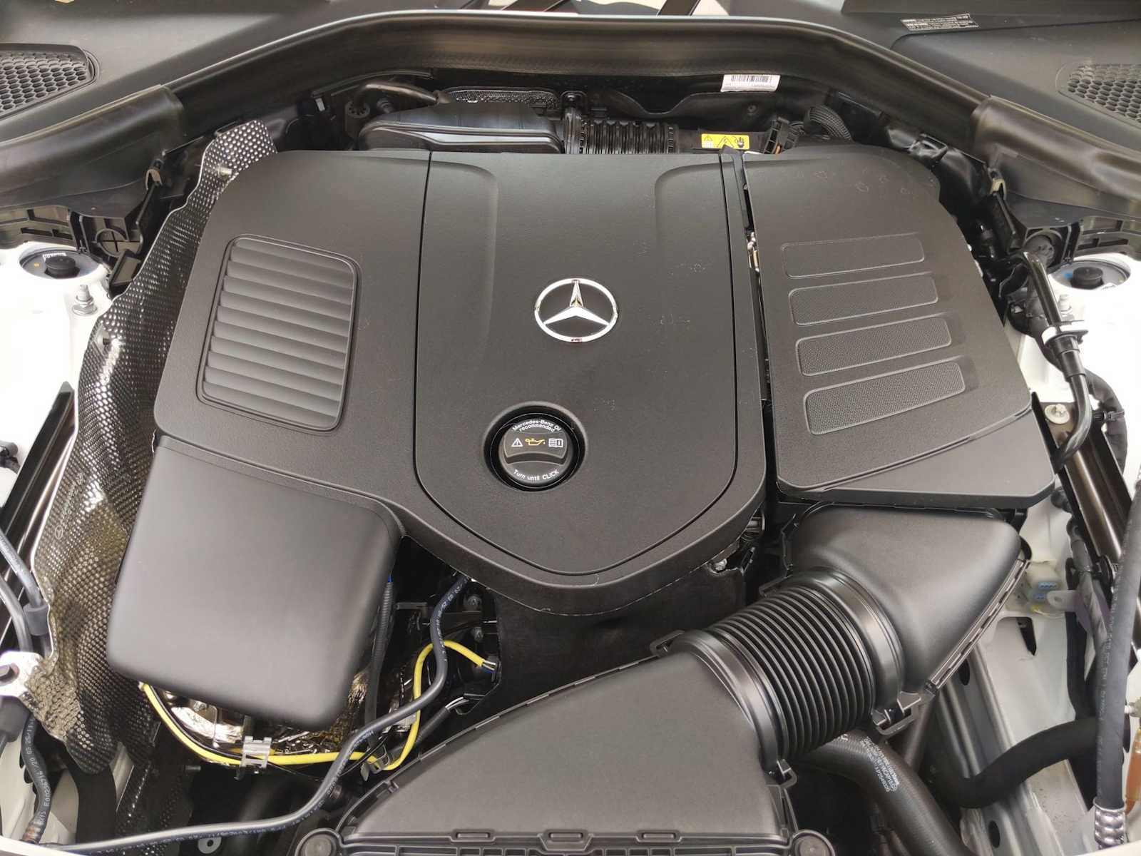 Used 2025 Mercedes-Benz GLC 300 4MATIC image 14