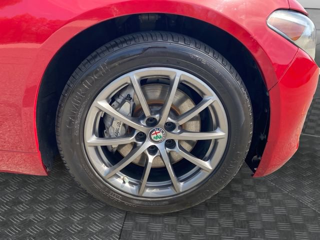 Used 2019 Alfa Romeo Giulia AWD w/ Cold Weather Package image 33
