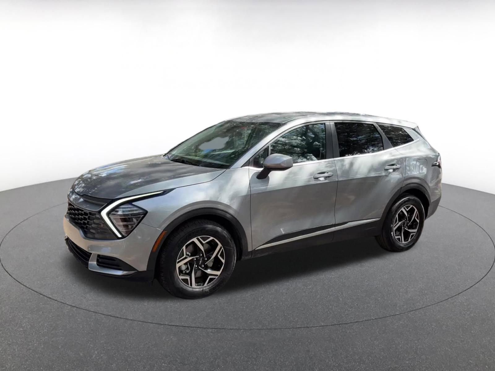Used 2025 Kia Sportage LX FWD image 8
