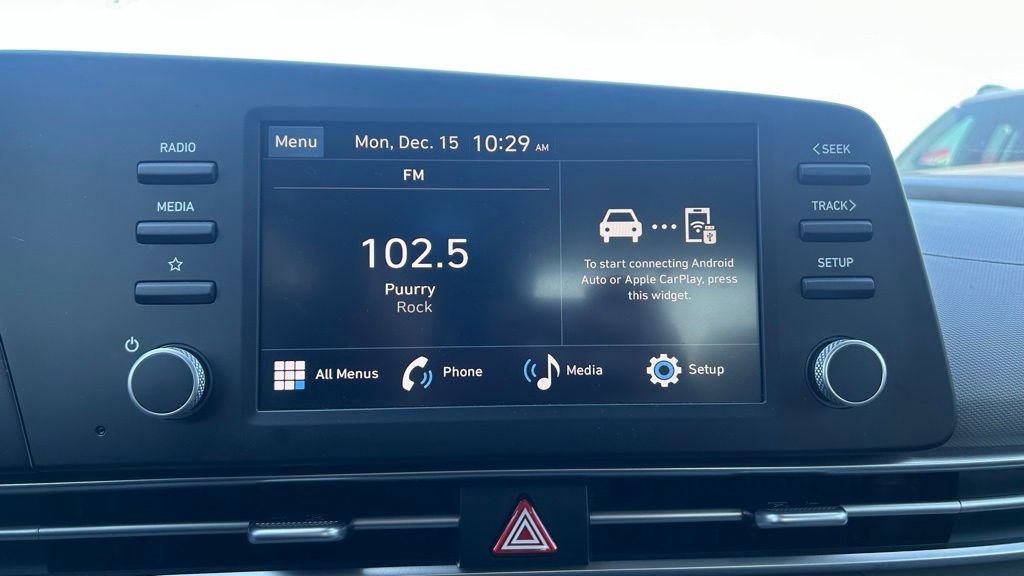 Used 2025 Hyundai Elantra Sport image 16