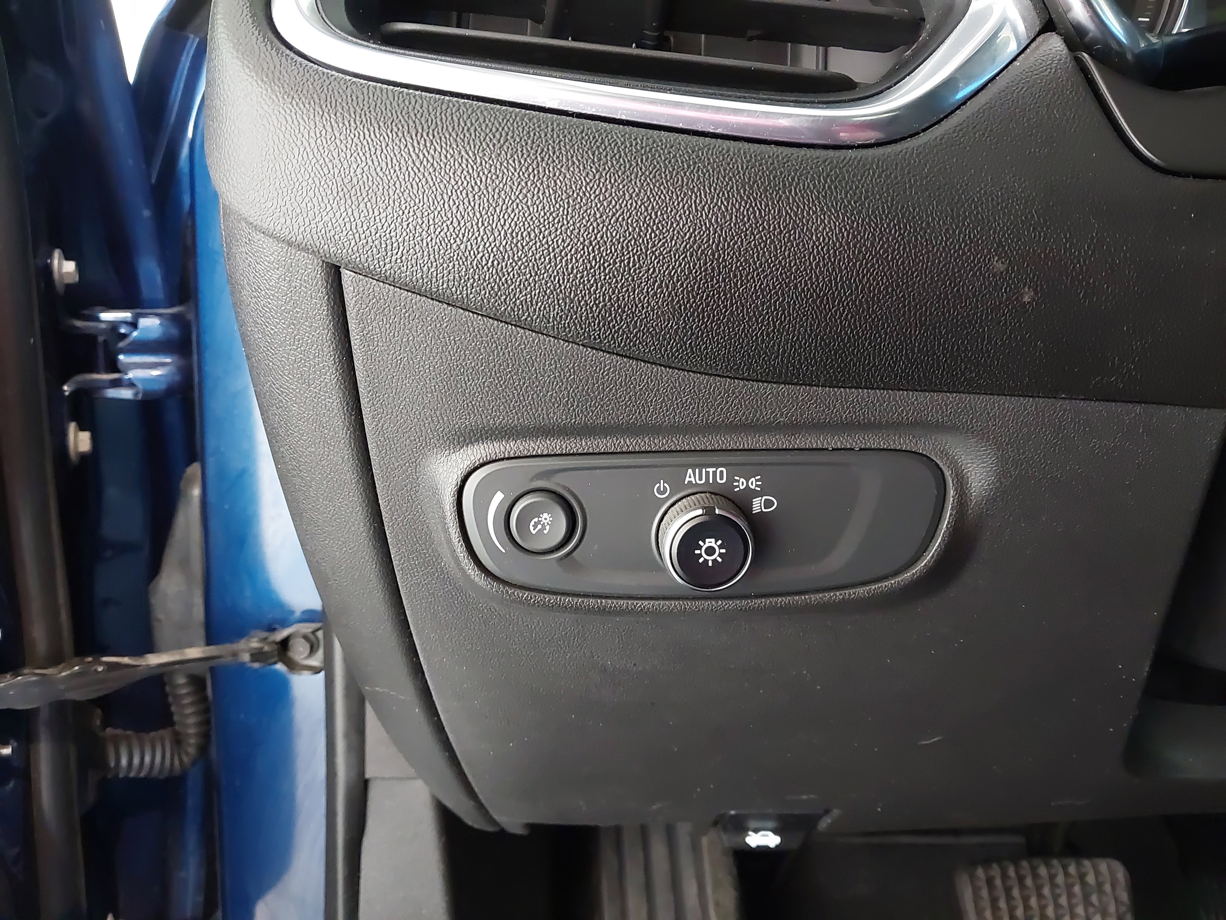 Used 2022 Chevrolet Equinox LT image 24