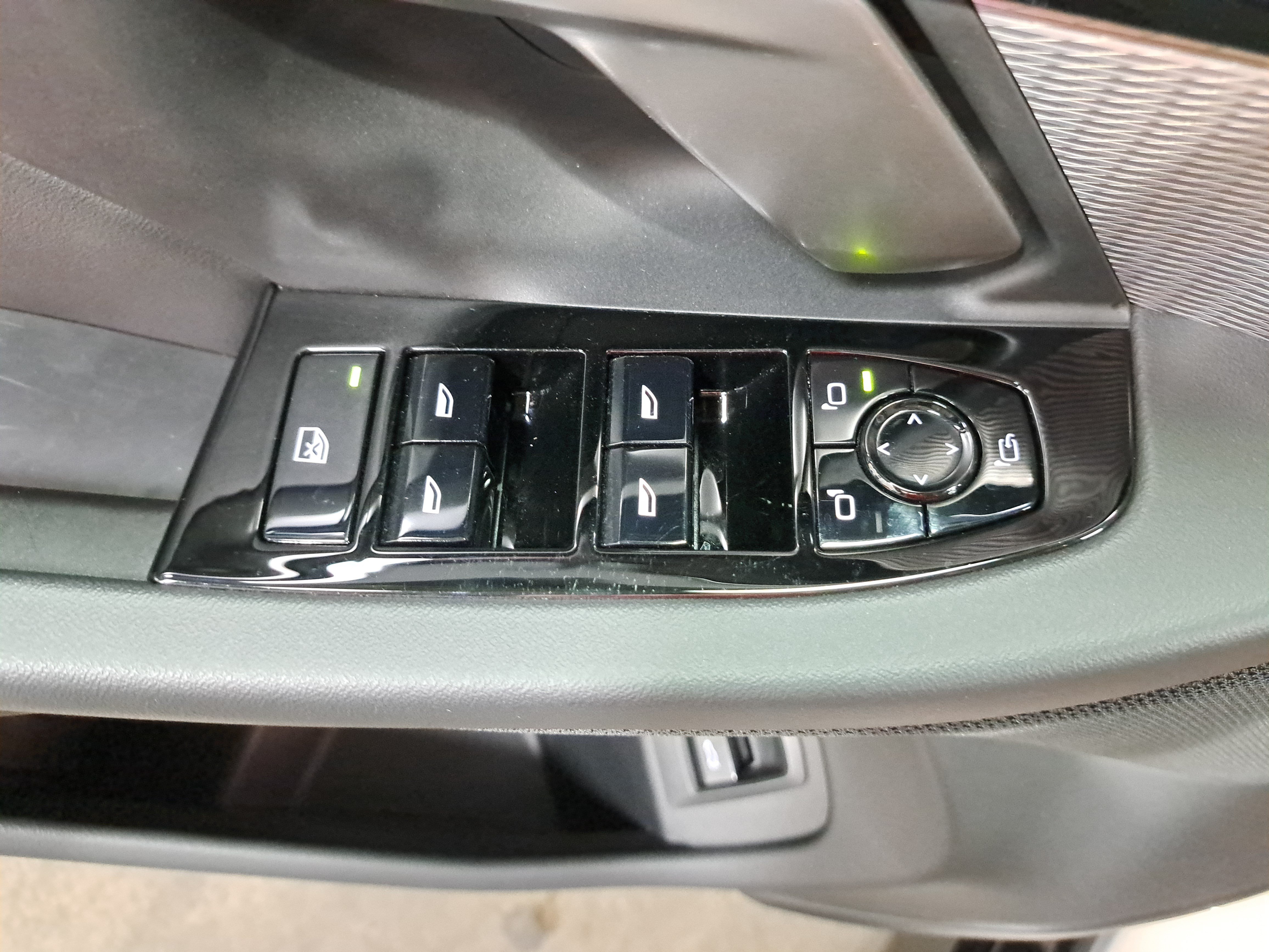 Certified 2026 BMW i5 eDrive40 w/ M Sport Package AWD/4WD image 30