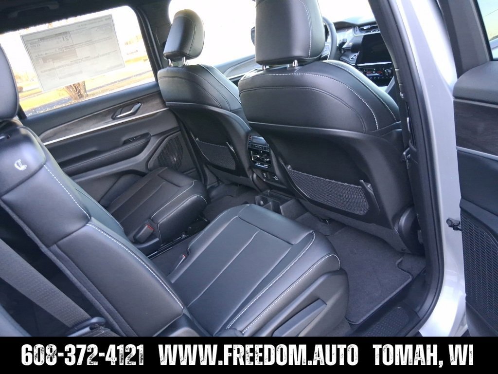 Used 2025 Jeep Grand Cherokee L Limited w/ Trailer Tow Package AWD/4WD image 22