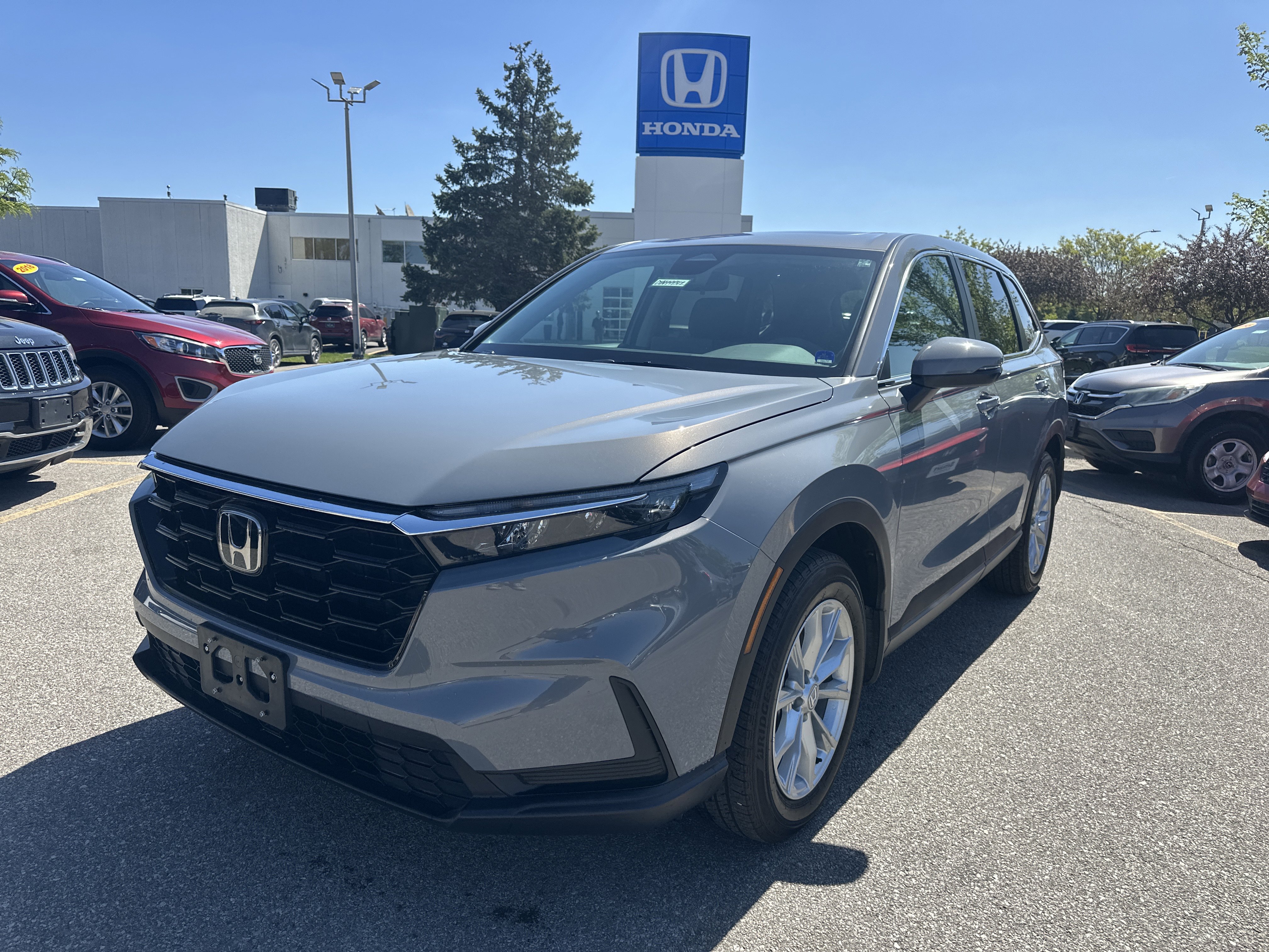 Used 2025 Honda CR-V EX image 1