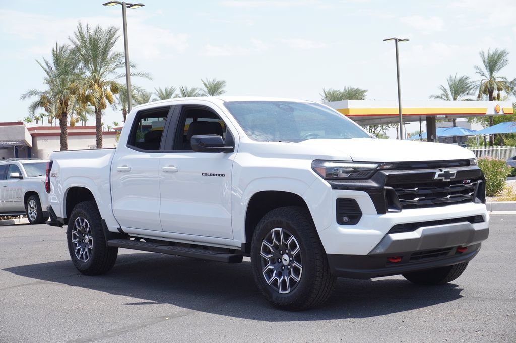 Used 2026 Chevrolet Colorado Z71 AWD/4WD image 5
