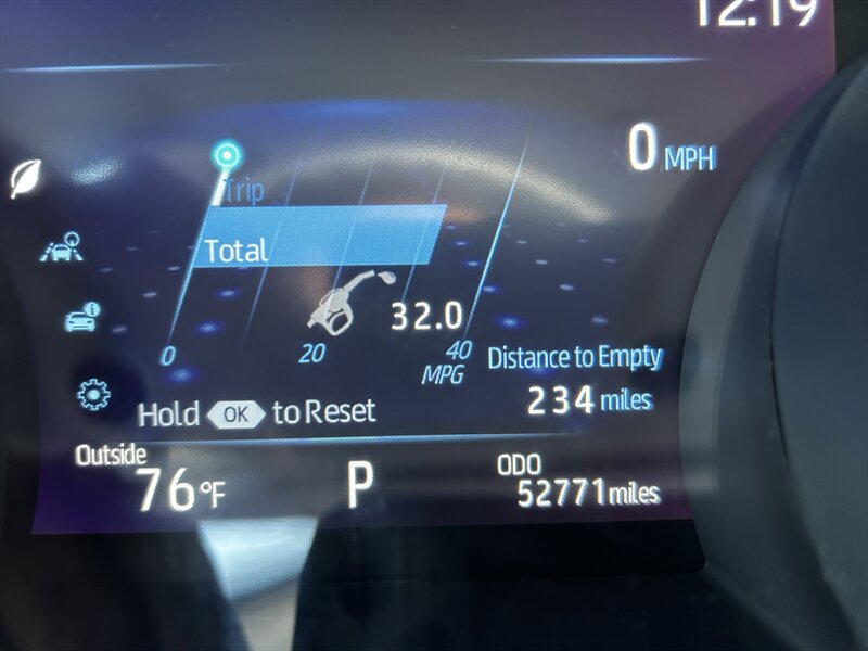 Used 2022 Toyota Camry LE w/ Carpet Mat Package (TMS) AWD/4WD image 18