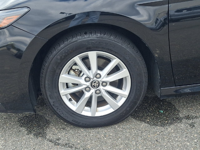 Used 2025 Toyota Camry LE FWD image 8
