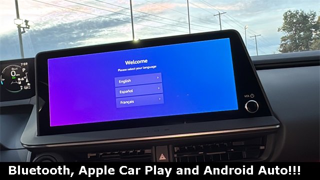 Used 2025 Toyota Prius Plug-In Hybrid image 4