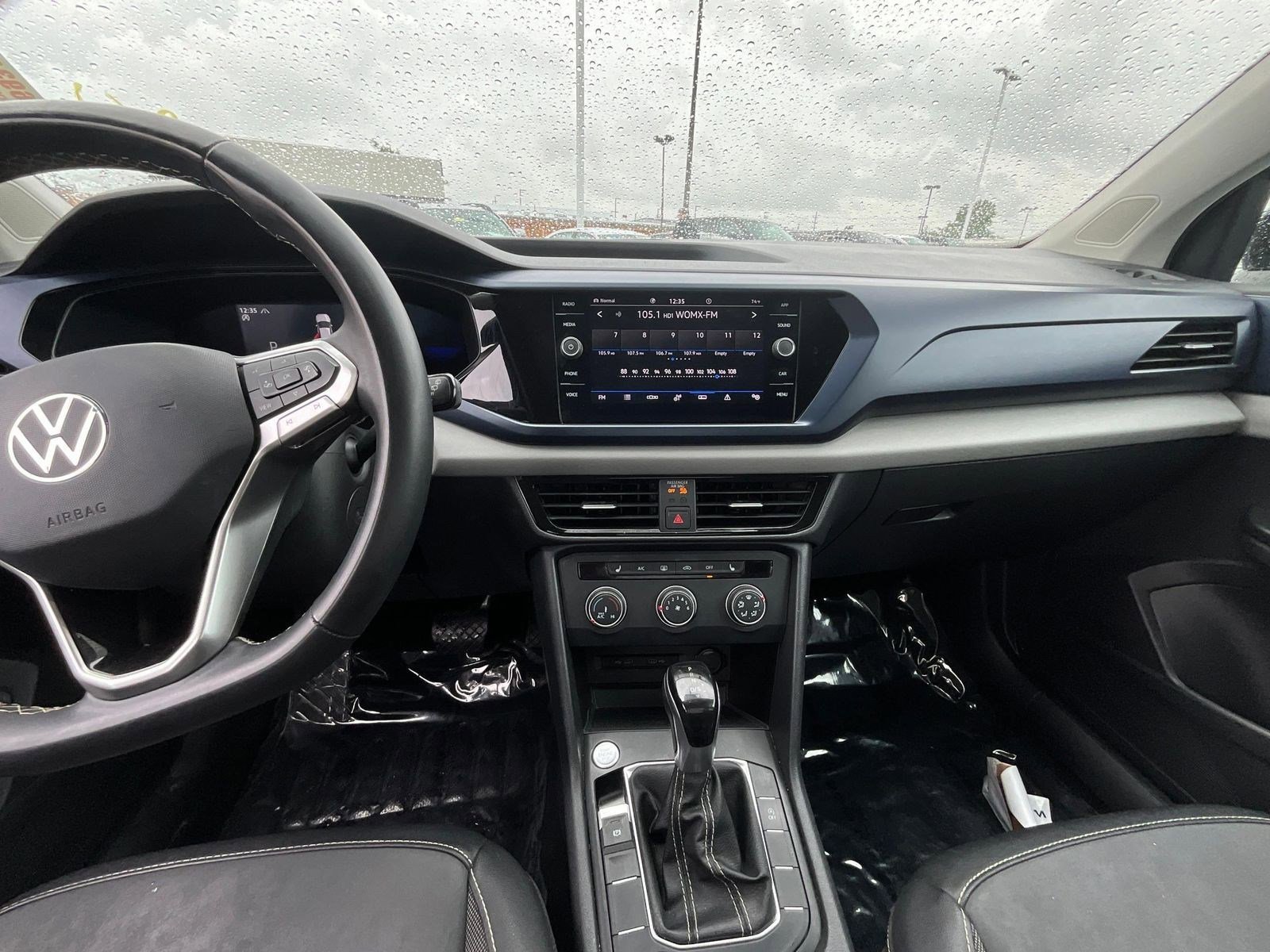 Used 2022 Volkswagen Taos SE w/ Panoramic Sunroof Package AWD/4WD image 9