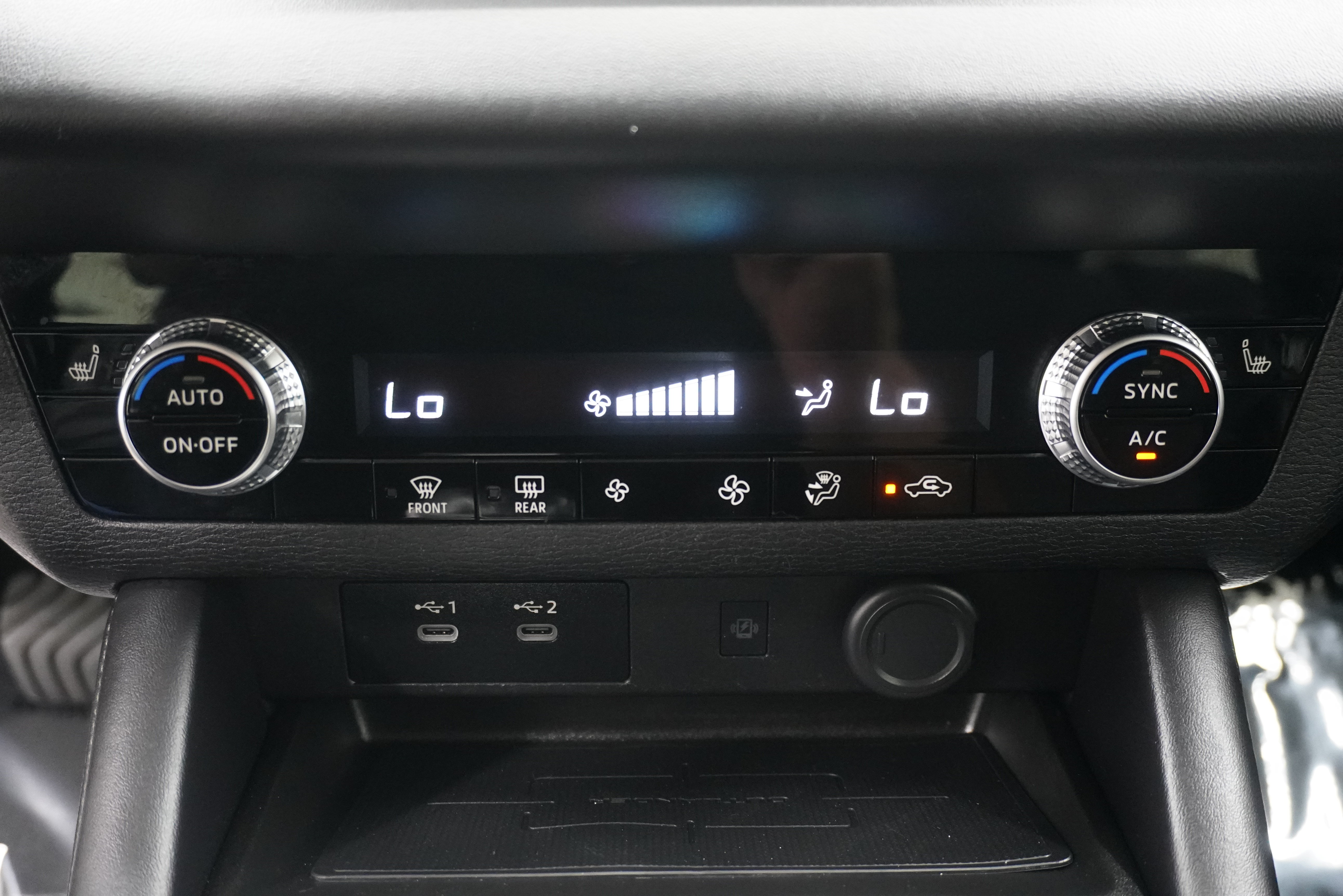 Used 2025 Mitsubishi Outlander SE FWD image 23