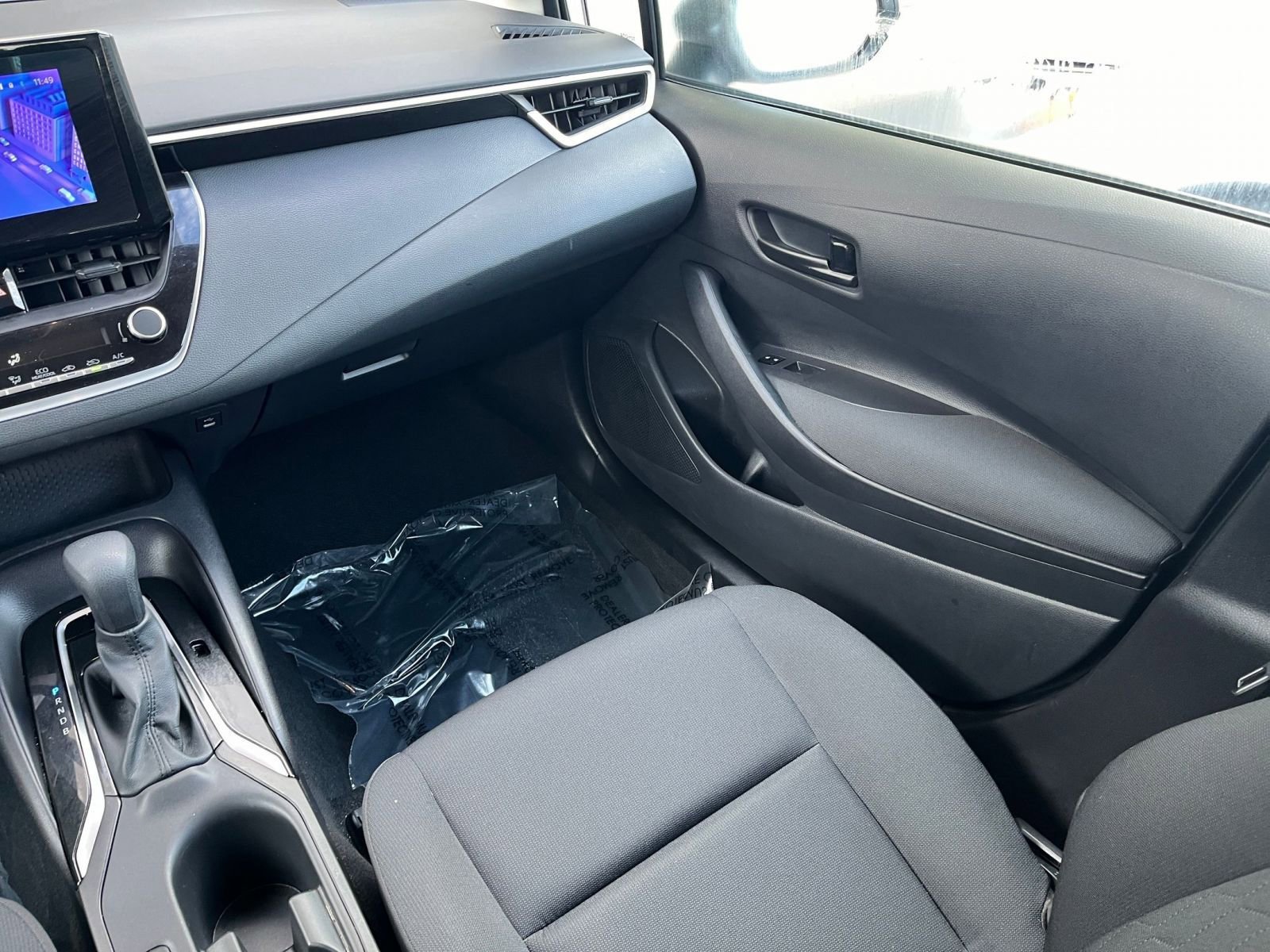 Used 2025 Toyota Corolla LE image 31