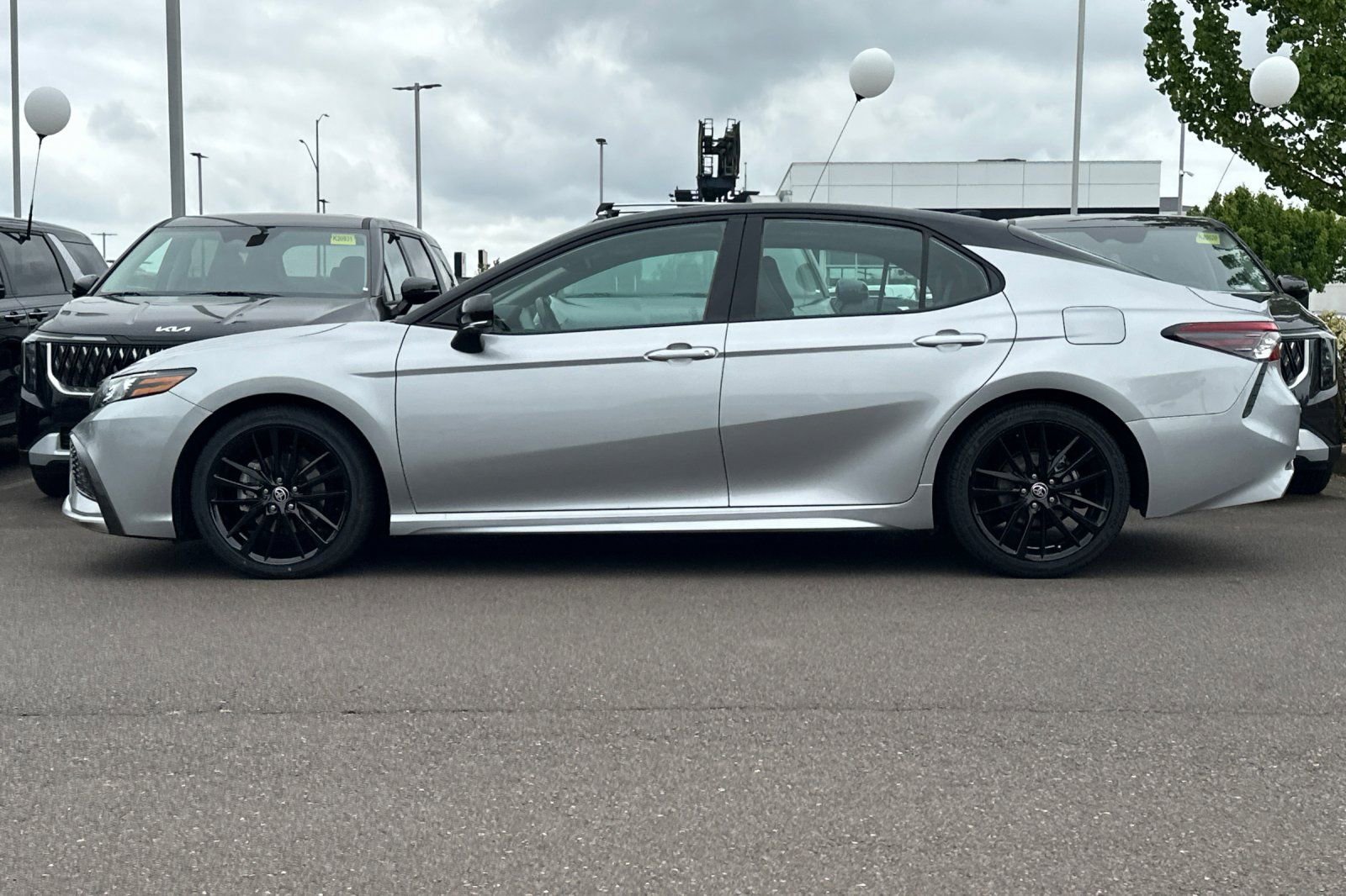 Used 2022 Toyota Camry XSE w/ Navigation Package FWD image 7