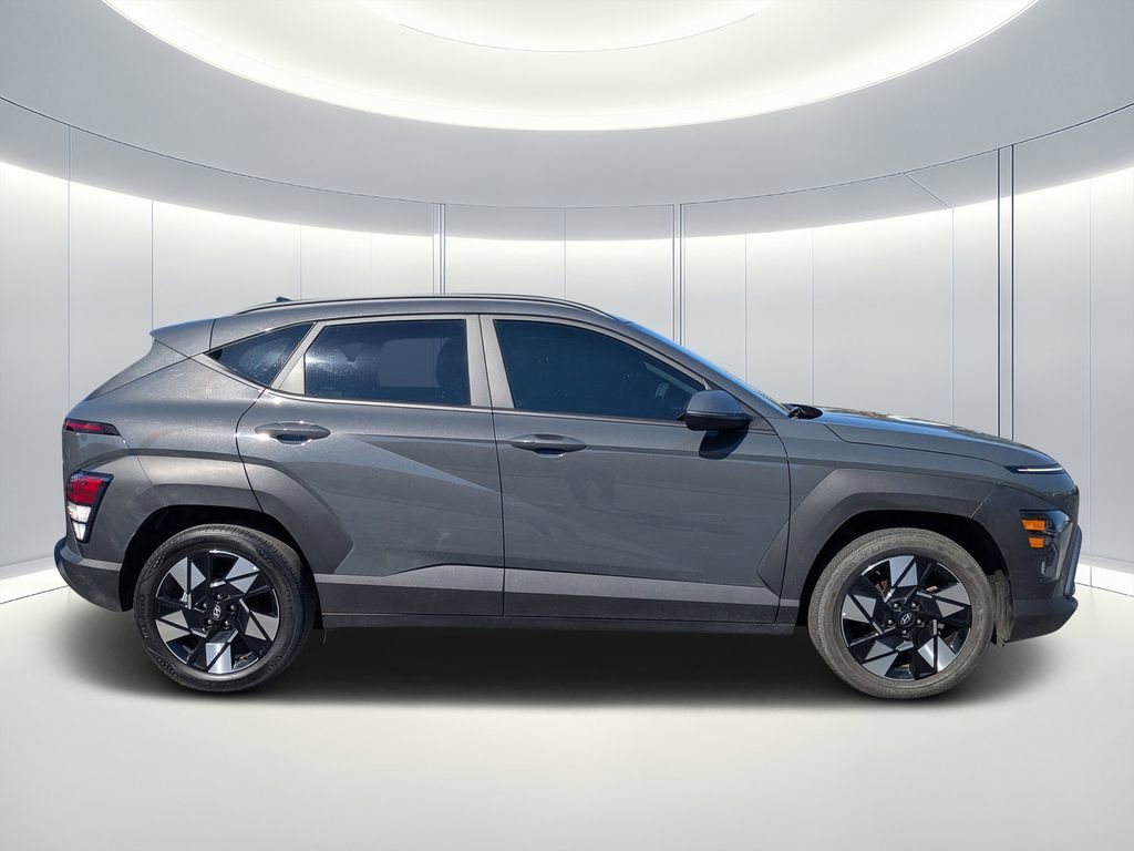 Used 2025 Hyundai Kona SEL image 3