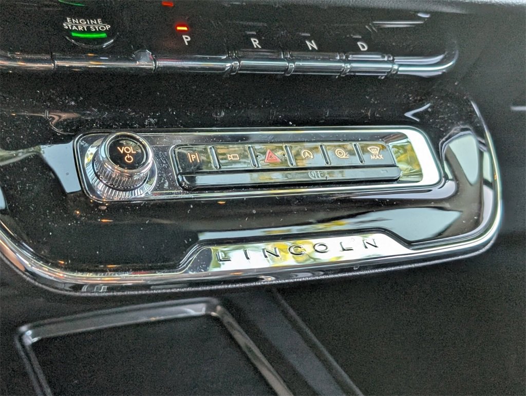 New 2025 Lincoln Corsair FWD w/ Equipment Group 101A image 24