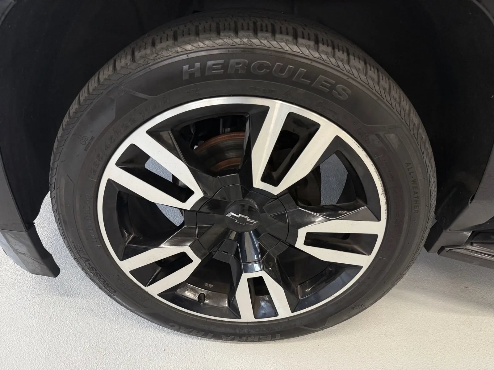 Used 2020 Chevrolet Suburban Premier AWD/4WD image 36