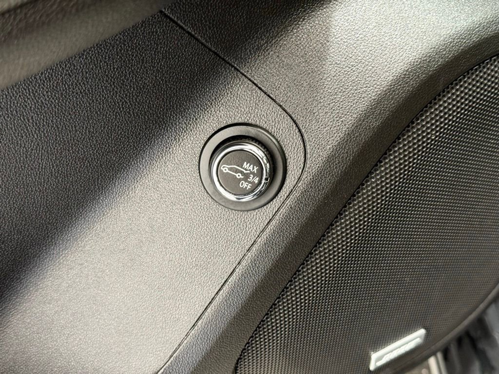 Used 2019 GMC Acadia Denali w/ GMC Pro Grade Package AWD/4WD image 18