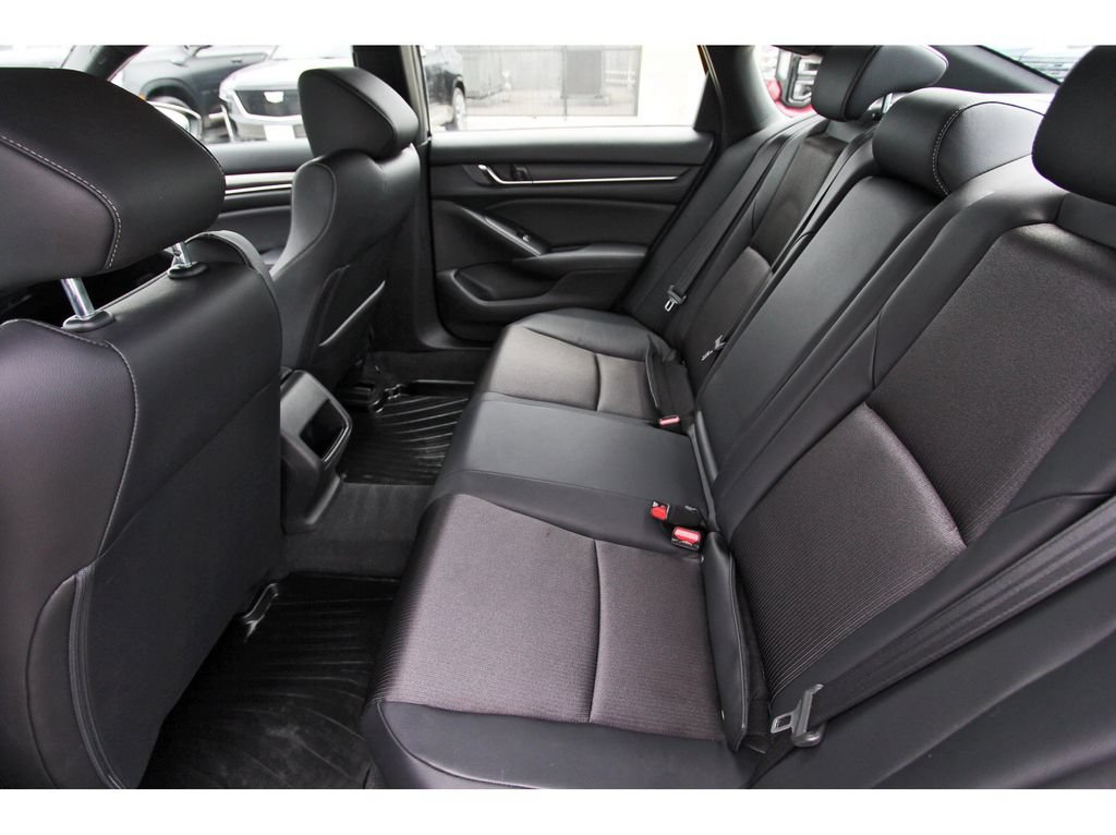 Used 2018 Honda Accord Sport image 7