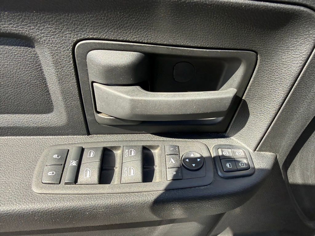 Used 2024 RAM 2500 Tradesman w/ Chrome Appearance Group image 26