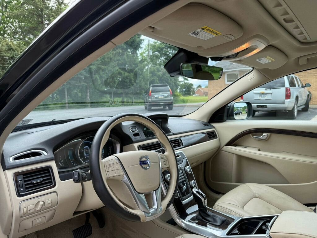 Used 2016 Volvo XC70 T5 Premier w/ Proximity Package image 24