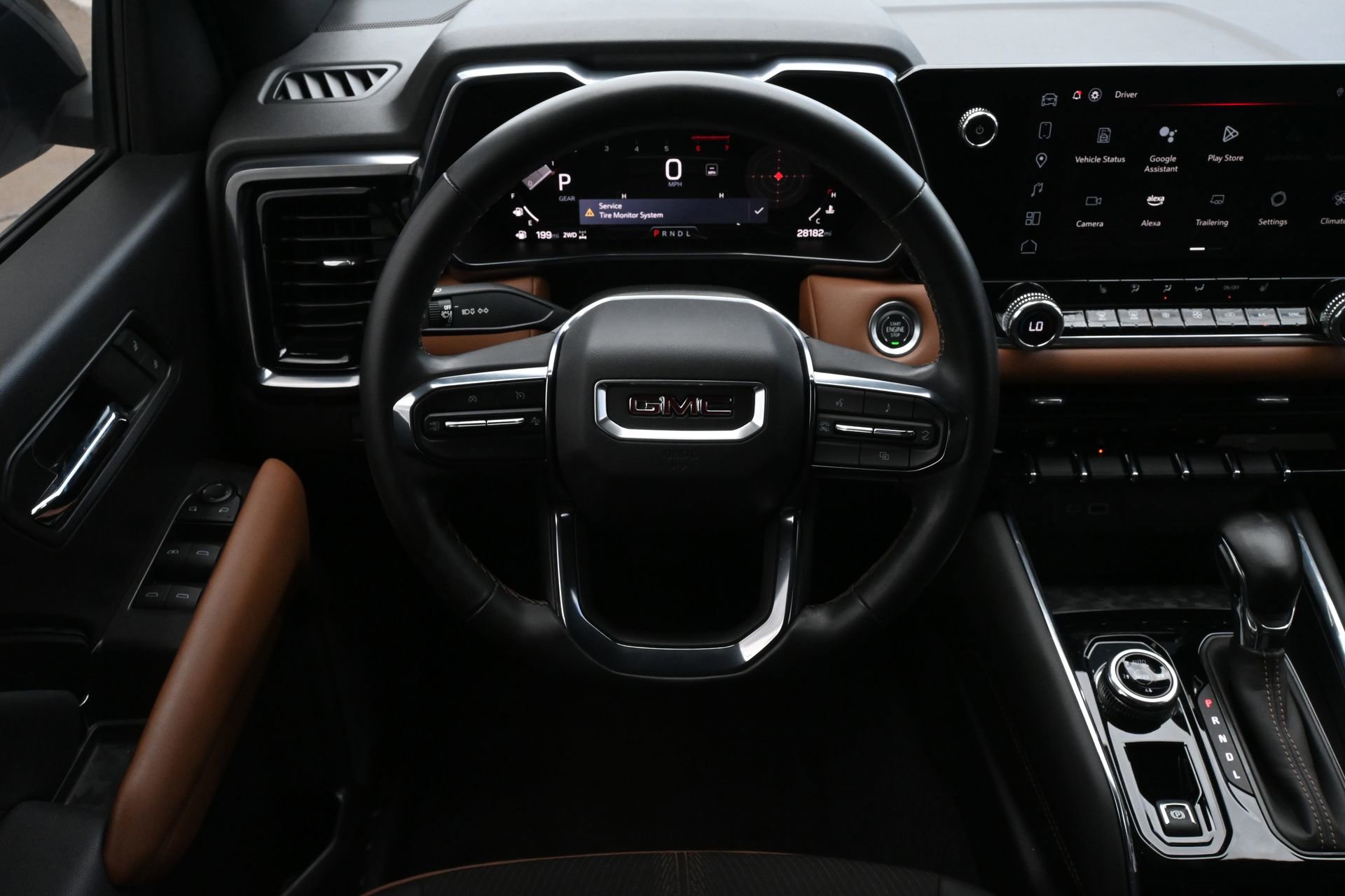 Used 2024 GMC Canyon AT4 w/ Technology Package AWD/4WD image 10