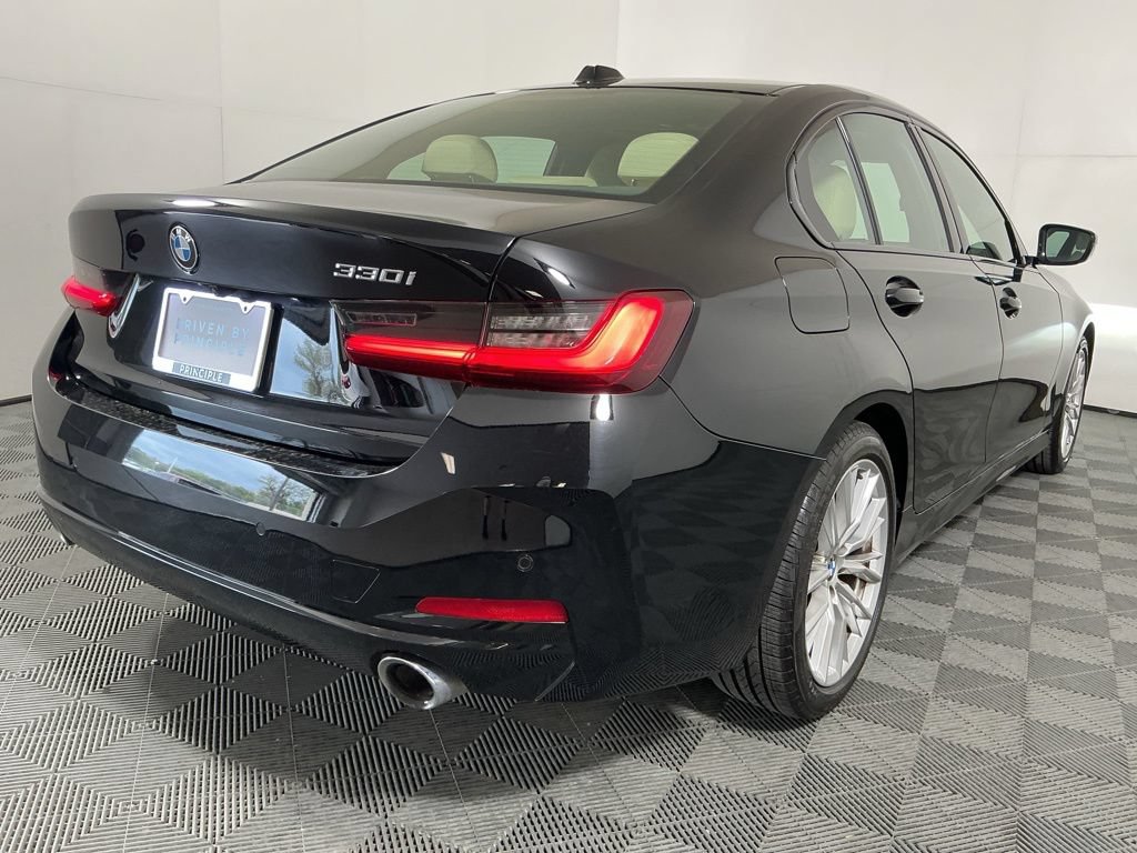 Certified 2023 BMW 330i Sedan w/ Driving Assistance Package RWD image 6