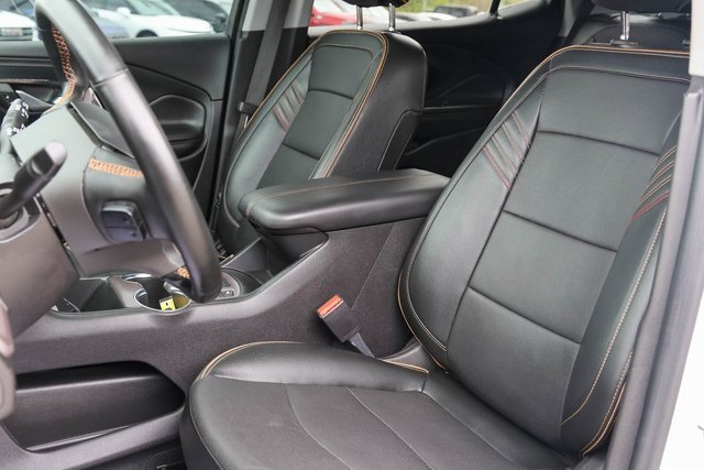 Used 2023 GMC Terrain AT4 image 13