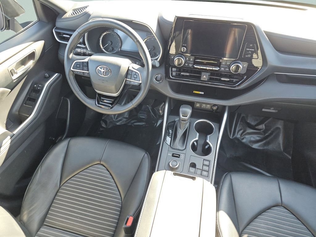 Used 2023 Toyota Highlander XSE AWD/4WD image 28