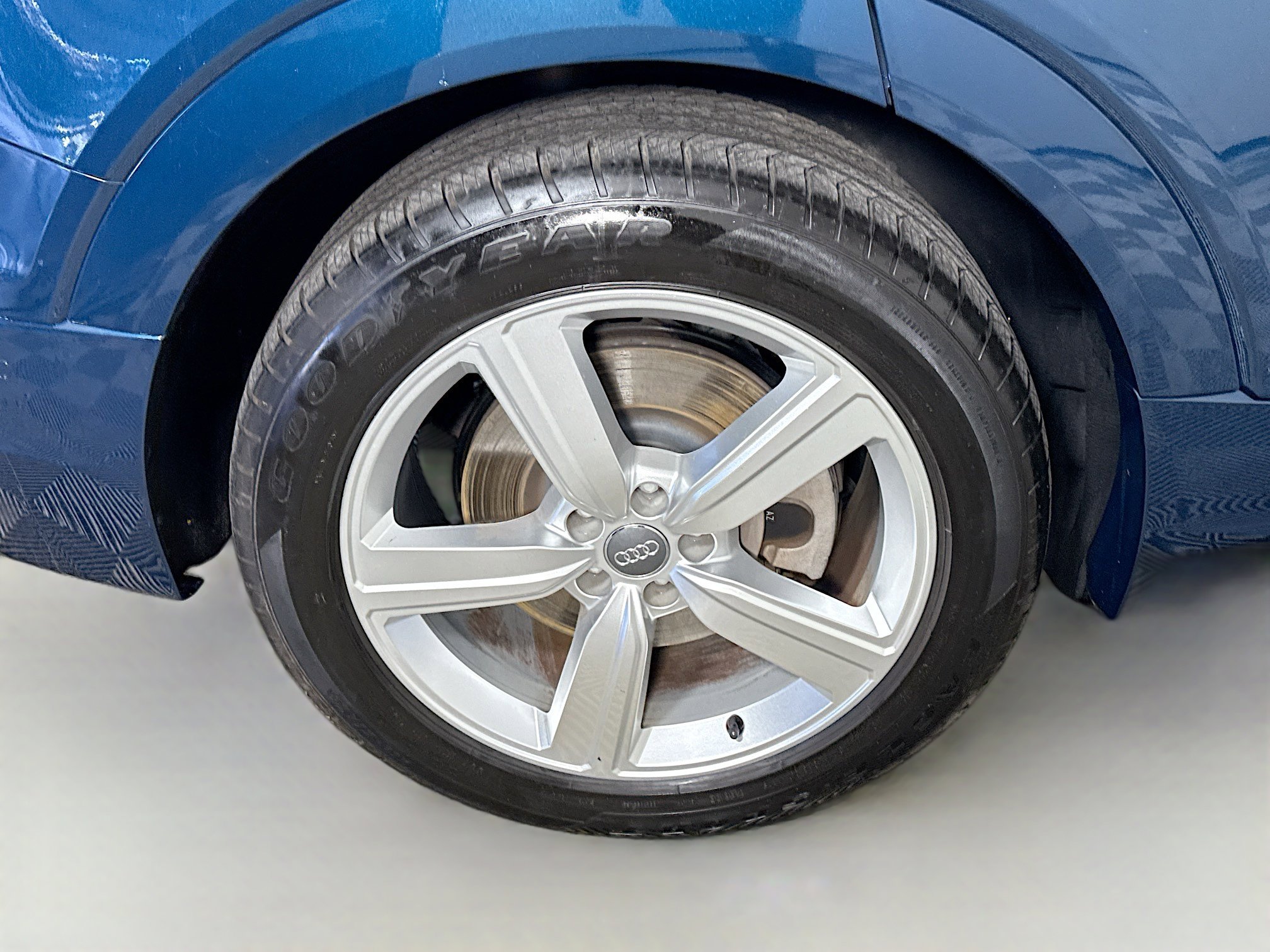 Used 2019 Audi e-tron Prestige w/ Prestige Package image 33