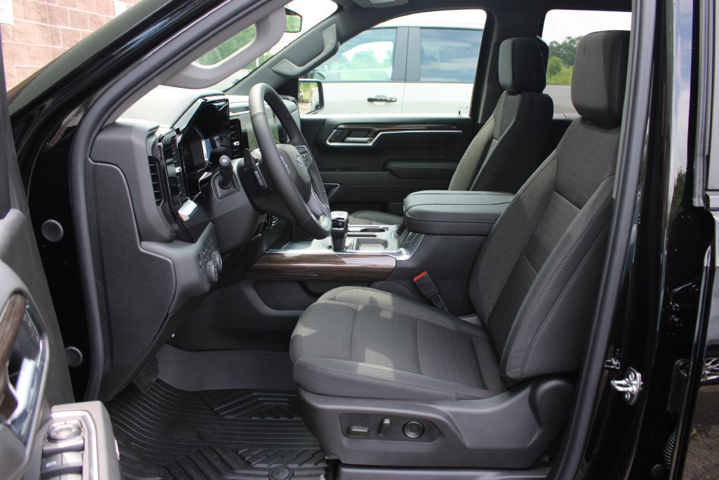New 2026 Chevrolet Silverado 1500 RST w/ Safety Package AWD/4WD image 16
