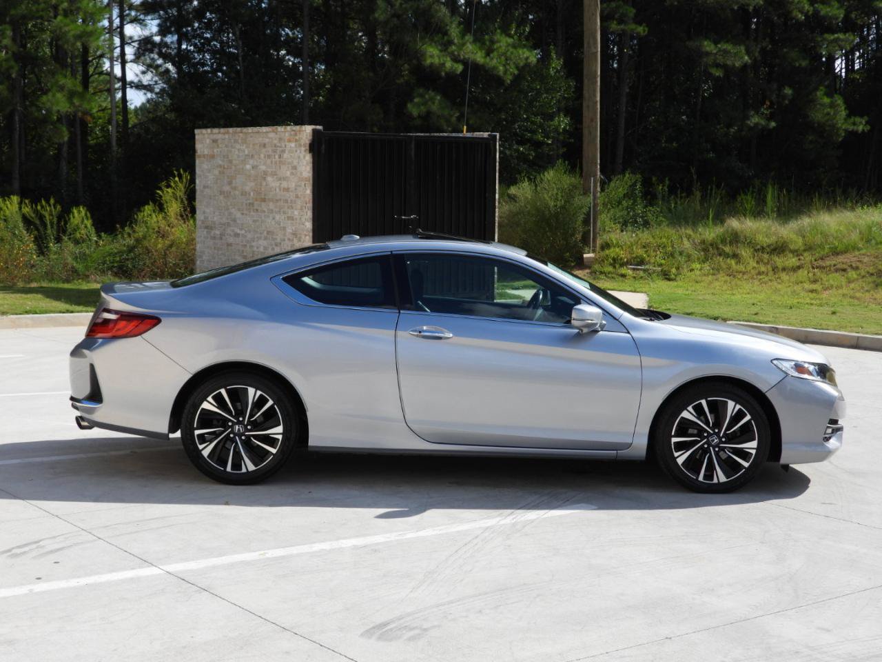 Used 2016 Honda Accord EX-L image 38