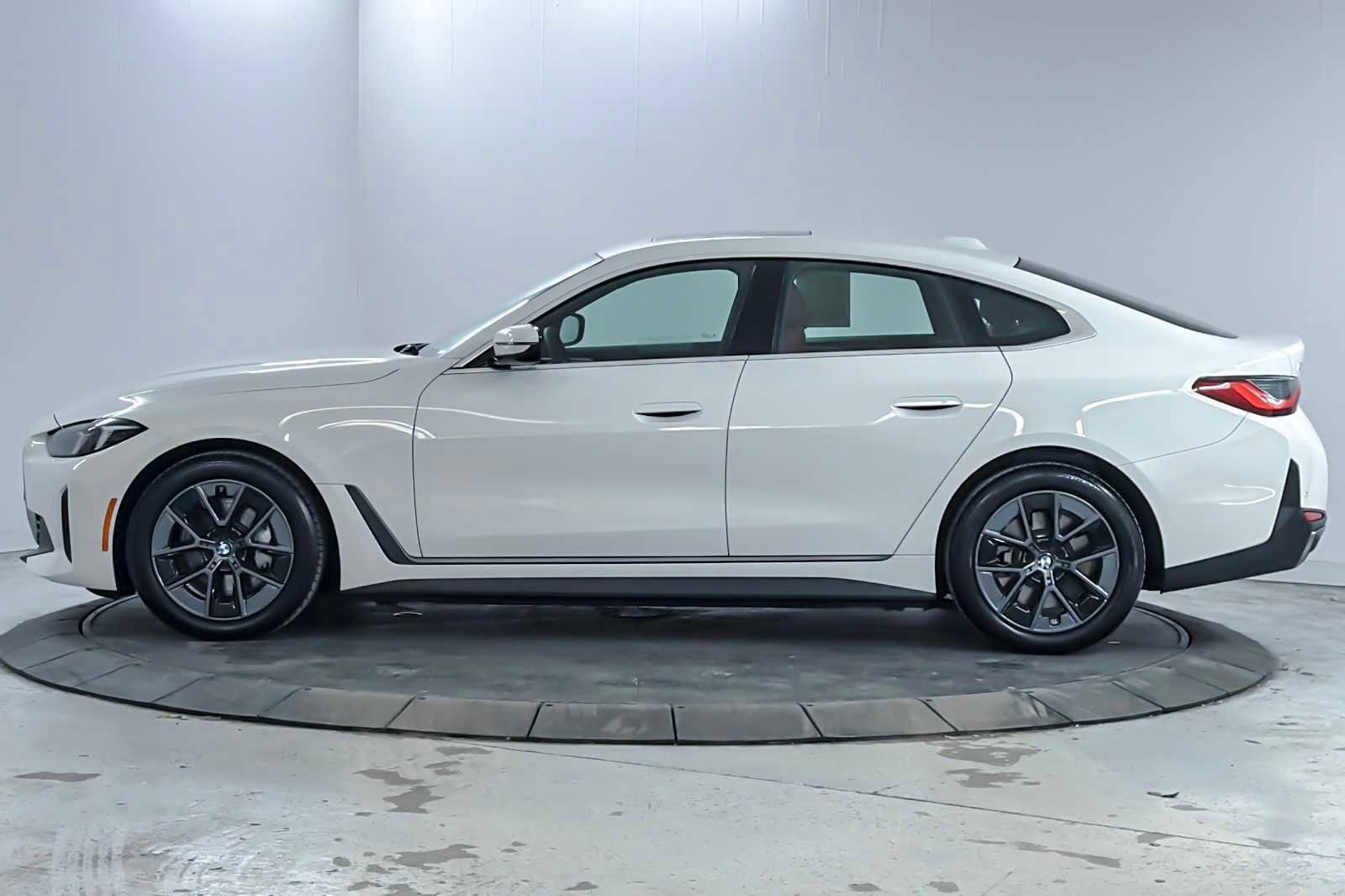 Used 2025 BMW i4 eDrive40 w/ Premium Package image 5