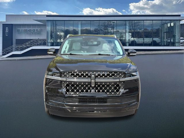 New 2027 Lincoln Navigator L Black Label AWD/4WD image 2