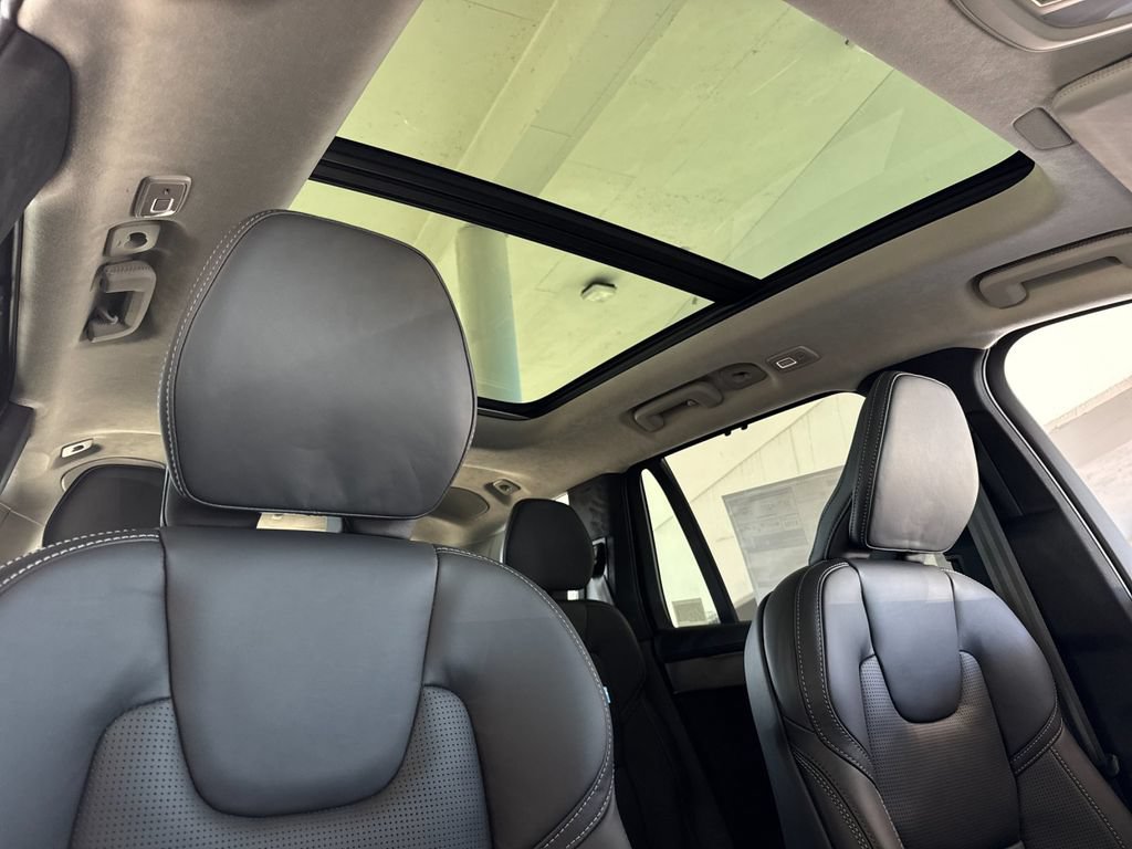 New 2026 Volvo XC90 T8 Ultra w/ Lounge Package AWD/4WD image 17