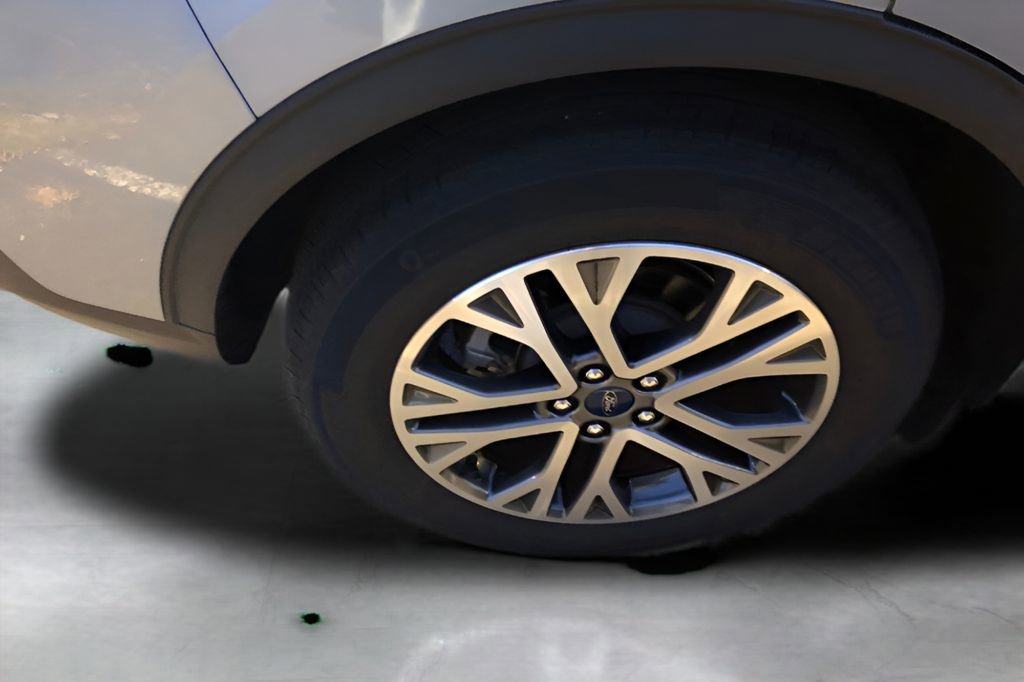 Used 2022 Ford Escape SEL image 26