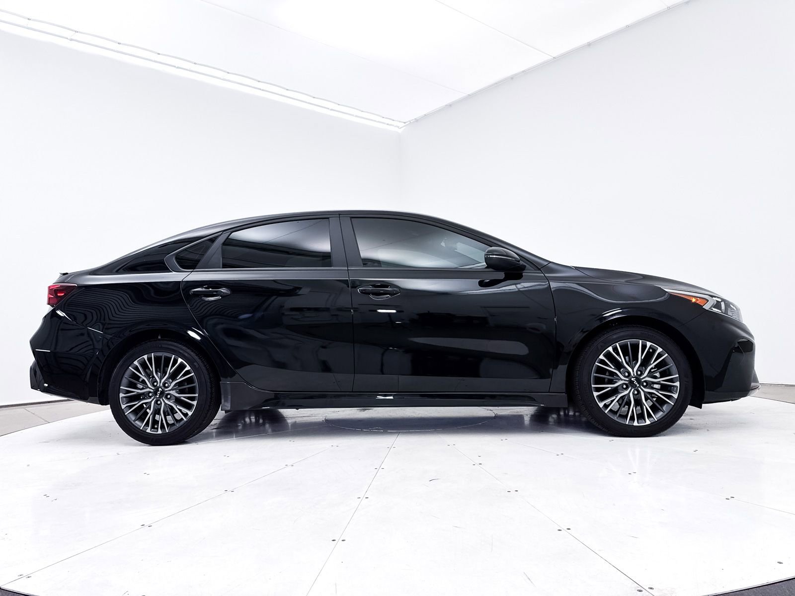 Certified 2024 Kia Forte GT-Line image 39