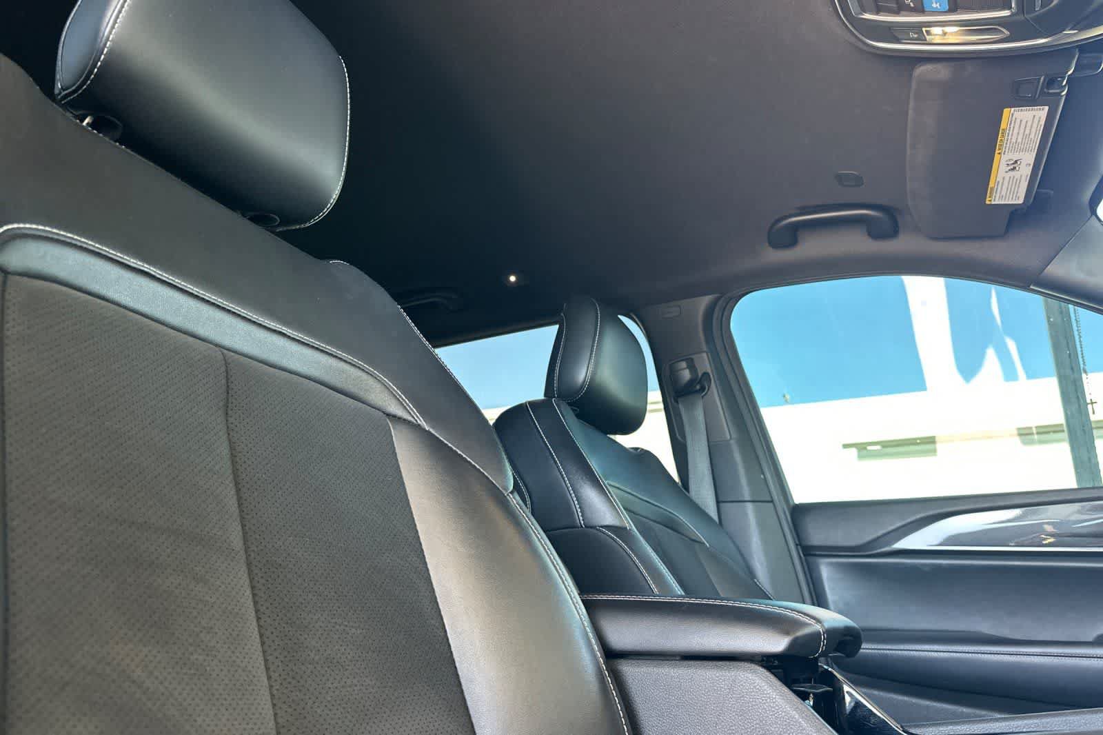 Used 2022 Jeep Grand Cherokee L Laredo RWD image 20